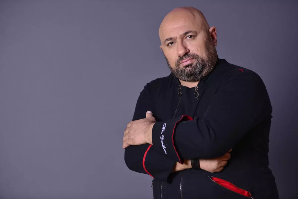 Catalin Scarlatescu, prima imagine dupa ce si-a scos bandajul de la ochi