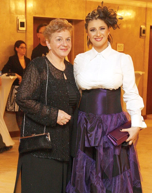 Ce a impartit Anamaria Prodan la parastasul mamei sale 4