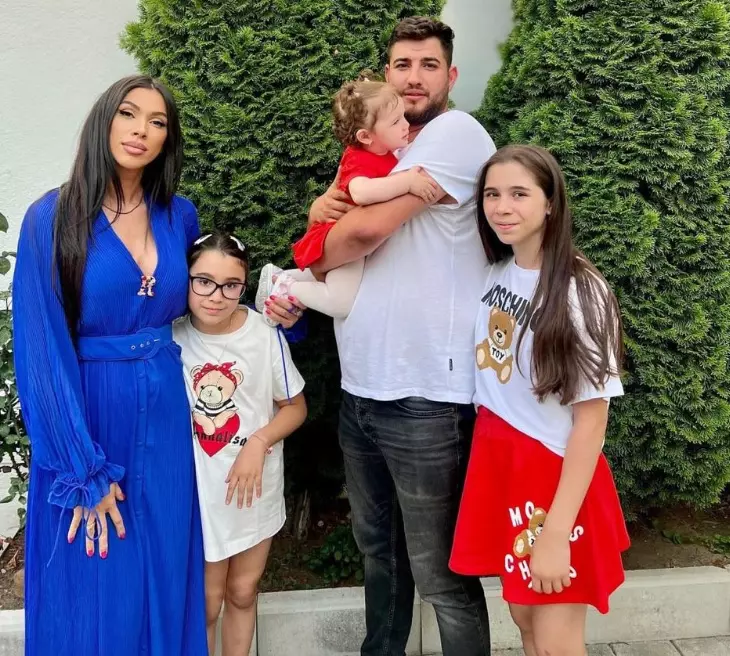 Ce relație are Raluca Pastramă cu noul iubit al Ramonei Olaru. A dat cărțile pe față după ce s-a zvonit că împart același bărbat