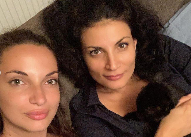 Cine este și cu ce se ocupă sora Ioanei Ginghină. Pe ea o vezi mereu la TV, însă nimeni nu știa asta despre familia vedetei