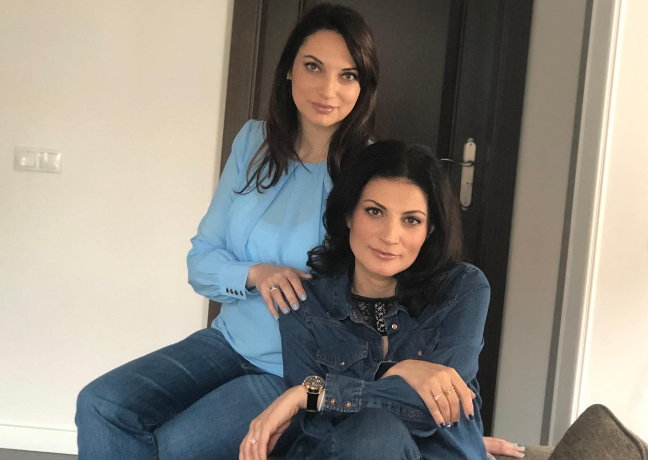 Cine este și cu ce se ocupă sora Ioanei Ginghină. Pe ea o vezi mereu la TV, însă nimeni nu știa asta despre familia vedetei