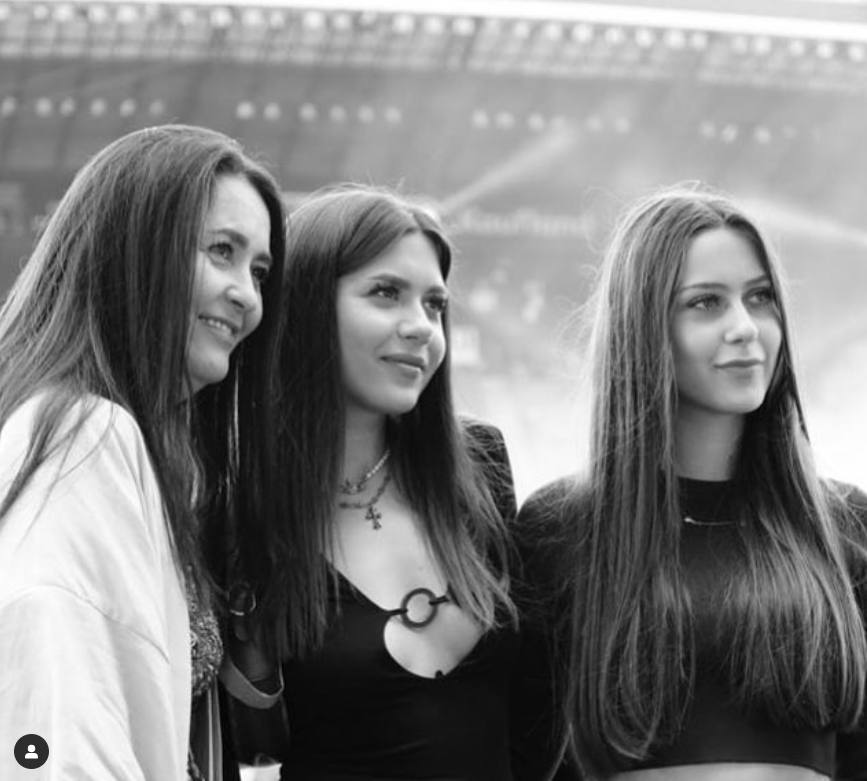 Cu ce se ocupă fiicele lui Ilie Năstase din căsătoria cu Amalia. Sunt frumoase foc și deștepte, mama lor le-a dat de gol