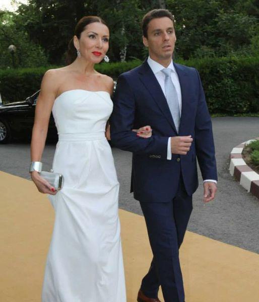 Cu ce se ocupa si cum arata mama lui Mircea Badea 15