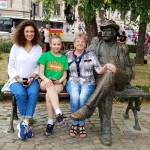 Cu ce se ocupa si cum arata mama lui Mircea Badea 3