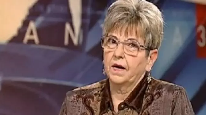 Cu ce se ocupa si cum arata mama lui Mircea Badea 4