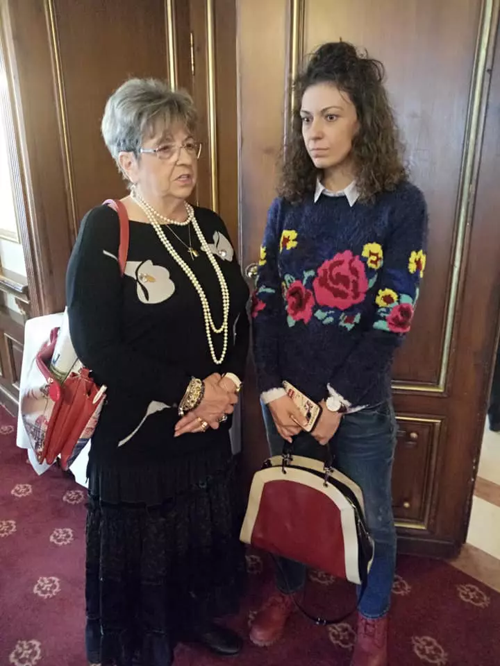 Cu ce se ocupa si cum arata mama lui Mircea Badea 8