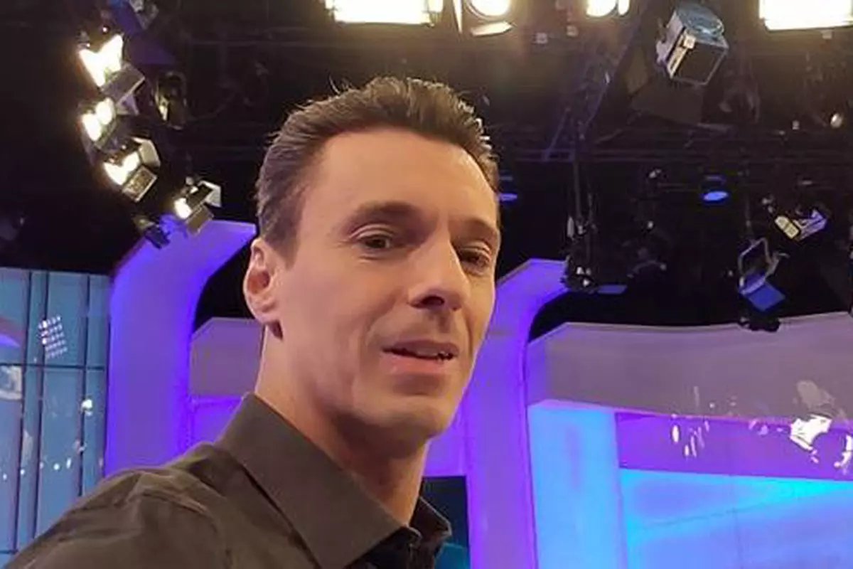 Cu ce se ocupa si cum arata mama lui Mircea Badea 9