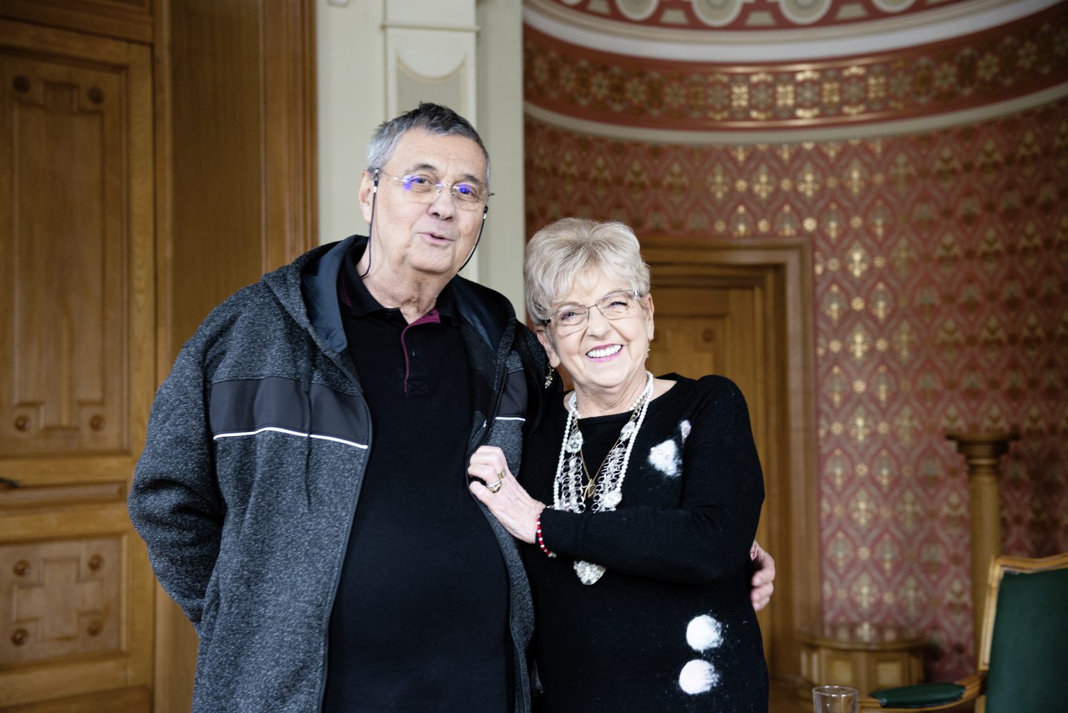 Cu ce se ocupa si cum arata mama lui Mircea Badea