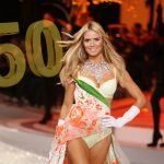 Cum a ajuns sa arate Heidi Klum la 50 de ani. A pozat fara rusine in costum de baie, isi sfideaza varsta