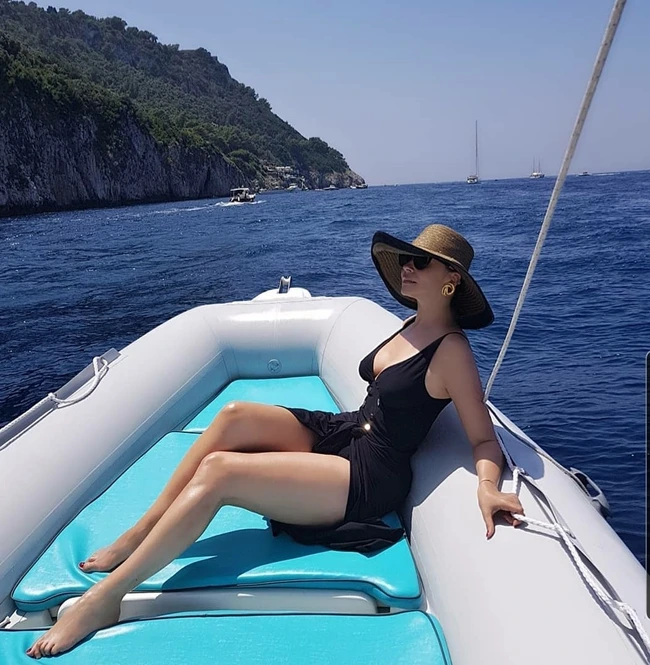 Cum arată Andreea Marin în costum de baie, după ce a slăbit 16 kilograme. Imagine de senzație cu vedeta