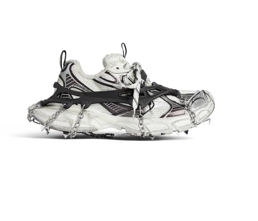 Cum arată adidașii cu lanțuri antiderapante de la Balenciaga. Costă 1290 de euro FOTO