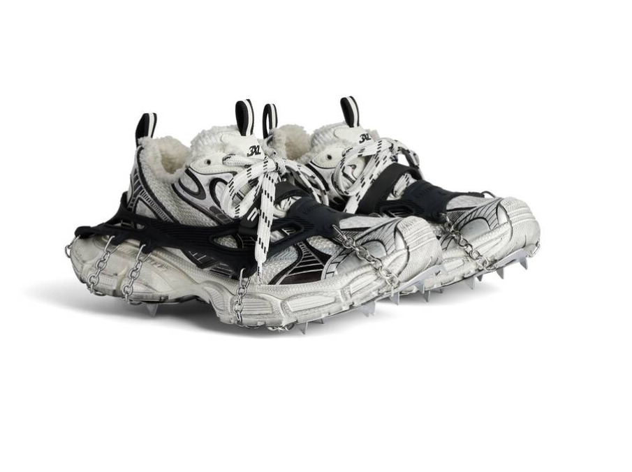 Cum arată adidașii cu lanțuri antiderapante de la Balenciaga. Costă 1290 de euro FOTO