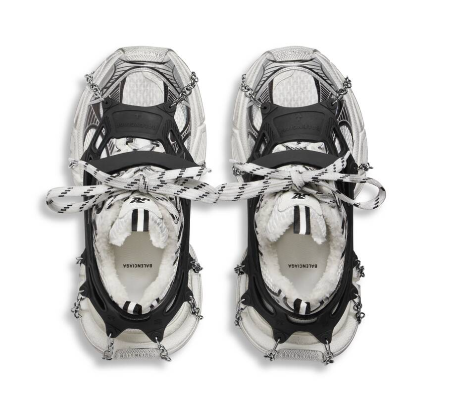 Cum arată adidașii cu lanțuri antiderapante de la Balenciaga. Costă 1290 de euro FOTO