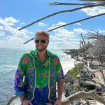 Cum s-a afișat Cătălin Botezatu în vacanța de lux. Detaliul care i-a înfuriat pe internauți