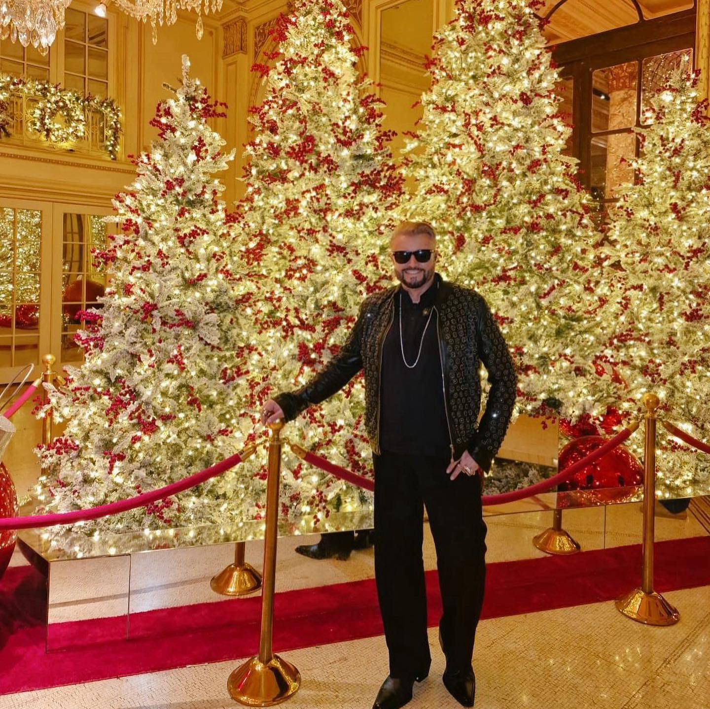 Cum s-a afișat Cătălin Botezatu în vacanța de lux. Detaliul care i-a înfuriat pe internauți