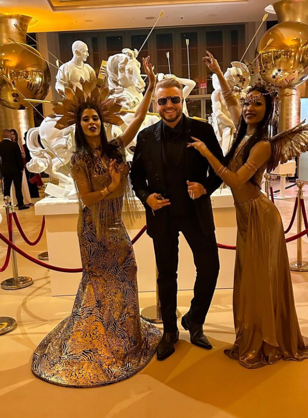 Cum s-a afișat Cătălin Botezatu în vacanța de lux. Detaliul care i-a înfuriat pe internauți