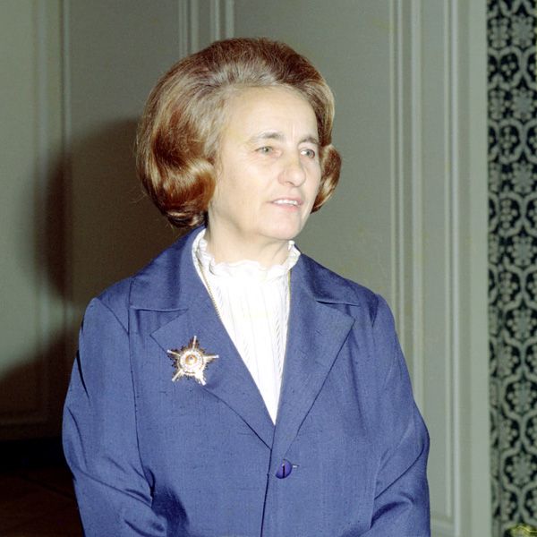 De unde se îmbrăca Elena Ceaușescu. Avea o obsesie pentru bijuterii