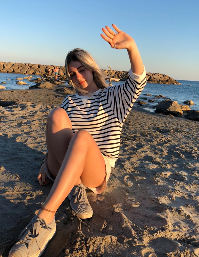 Fiul lui Ștefan Bănică Jr. s-a făcut de râs când și-a sărutat iubita superbă. Fanii nu l-au iertat deloc pe Radu