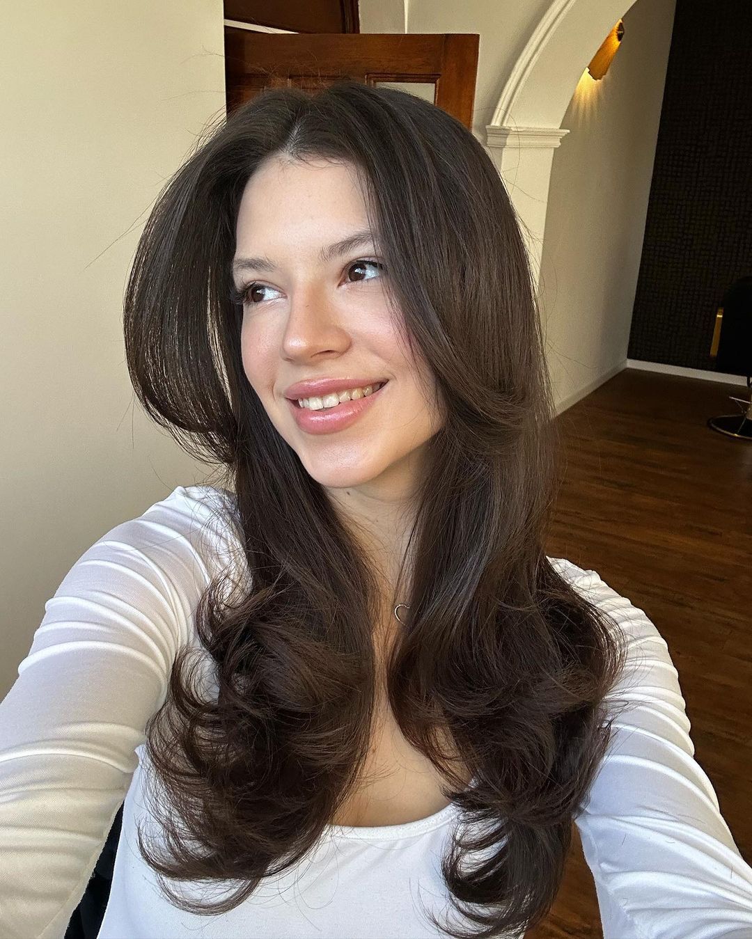 Internautii nu si-au putut lua privirea de la decolteul ei 4