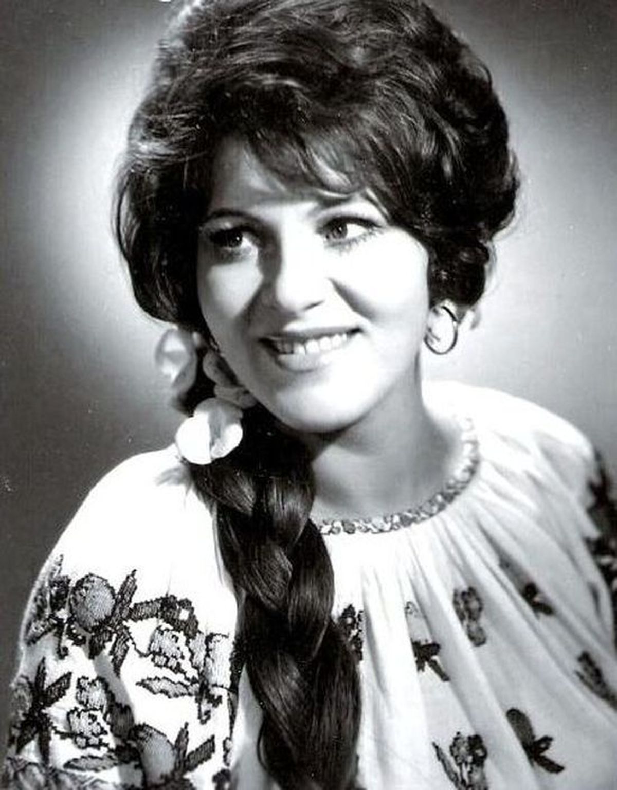 Imagini de colecție cu Irina Loghin din tinerețe