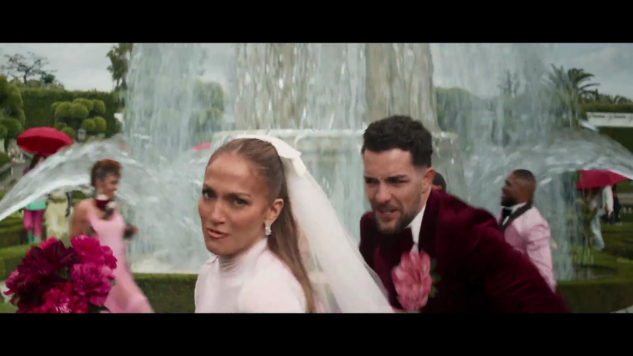 Jennifer Lopez a lansat un videoclip controversat 1