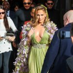 Jennifer Lopez, aparitie fabuloasa la Saptamana Modei de la Paris 2
