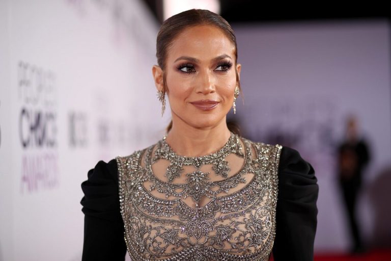 Jennifer Lopez, mai provocatoare ca niciodată. Cum arată la 54 de ani în costum de baie. Și-a pus fanii pe jar cu aceste imagini