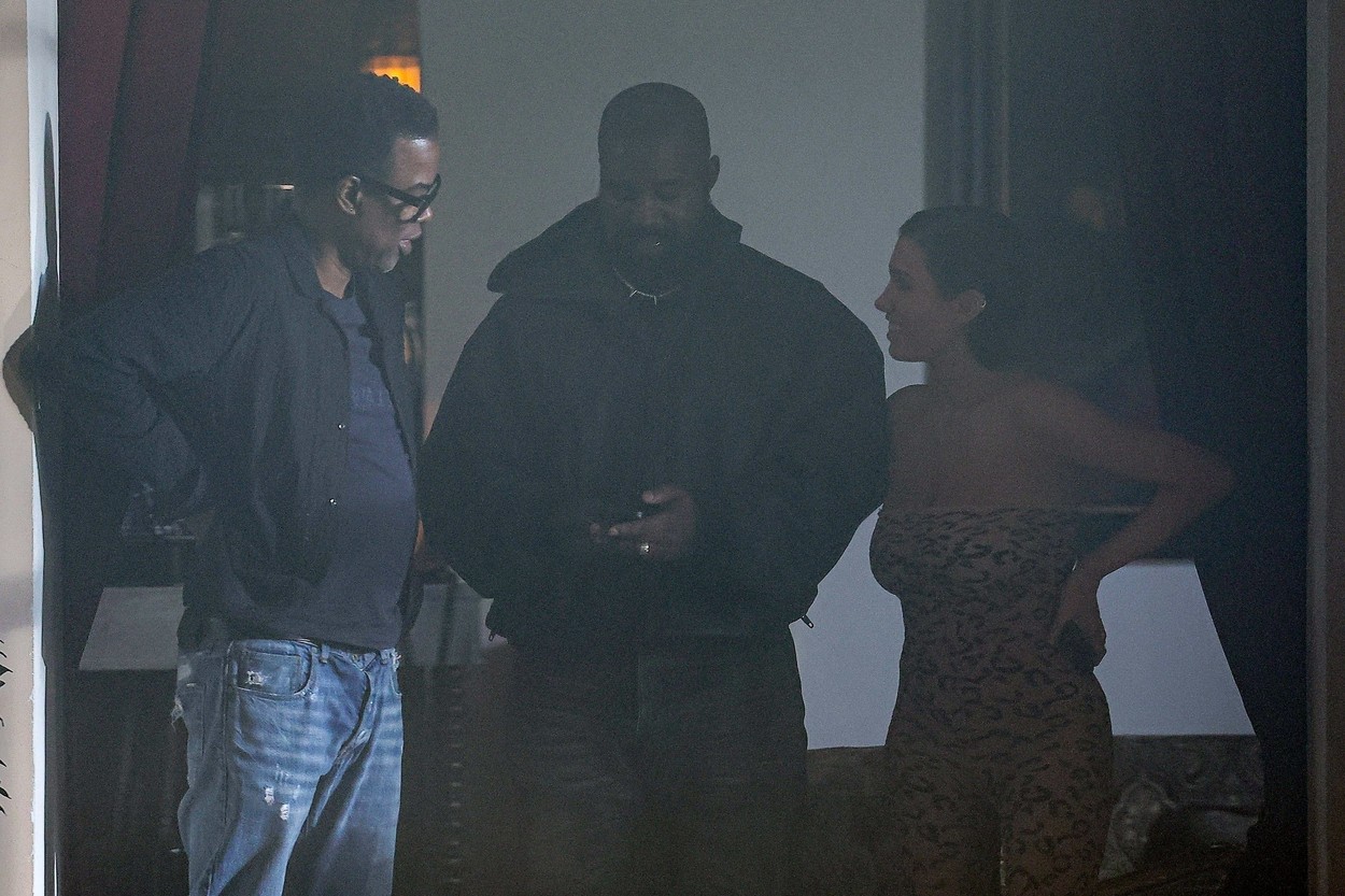 Kanye West a platit 850.000 de dolari ca sa-si inlocuiasca dintii cu unii de titan 6