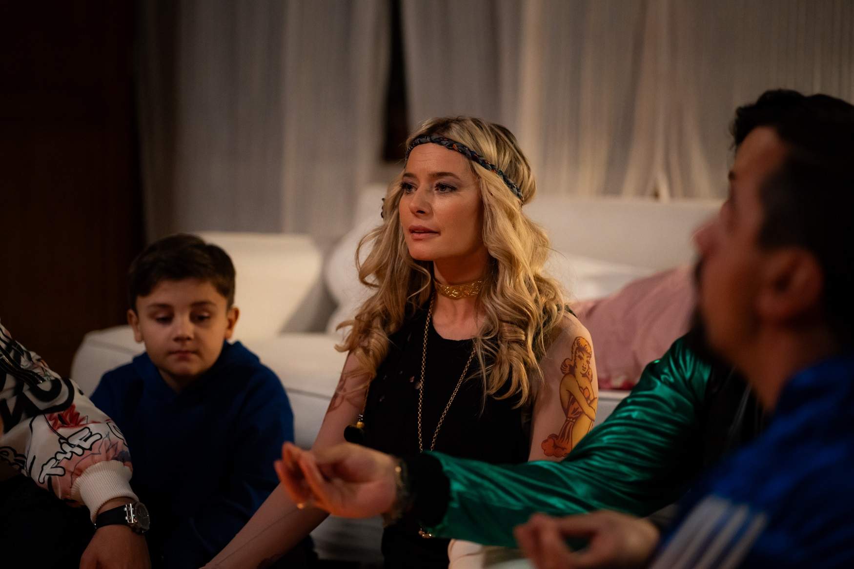 Laura Cosoi revine pe micul ecran 4