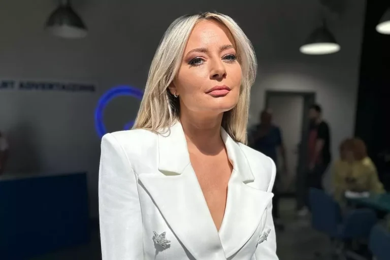 Laura Cosoi revine pe micul ecran: “Mi-a fost foarte dor”. Fanii sigur se vor bucura să o vadă în această ipostază