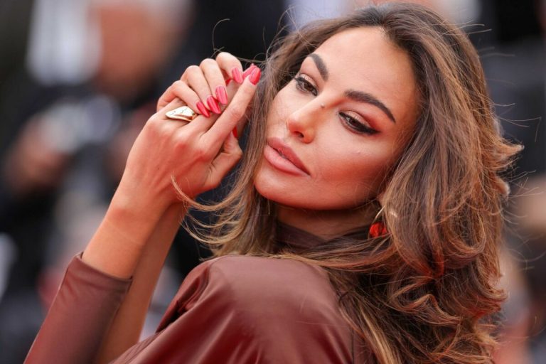 Mădălina Ghenea, surprinsă în compania fostului iubit milionar, după 7 ani de la despărțire. Ținuta ei a captat toată atenția
