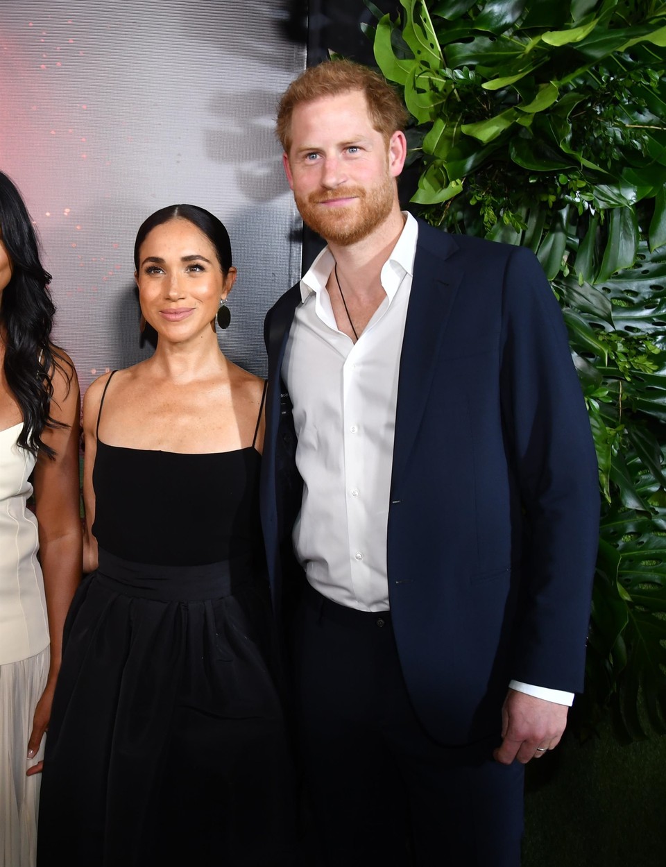 Meghan Markle a stârnit mare vâlvă în Europa. Ce e schimbat la soția Prințului Harry, toate camerele de luat vederi au dat zoom pe ea