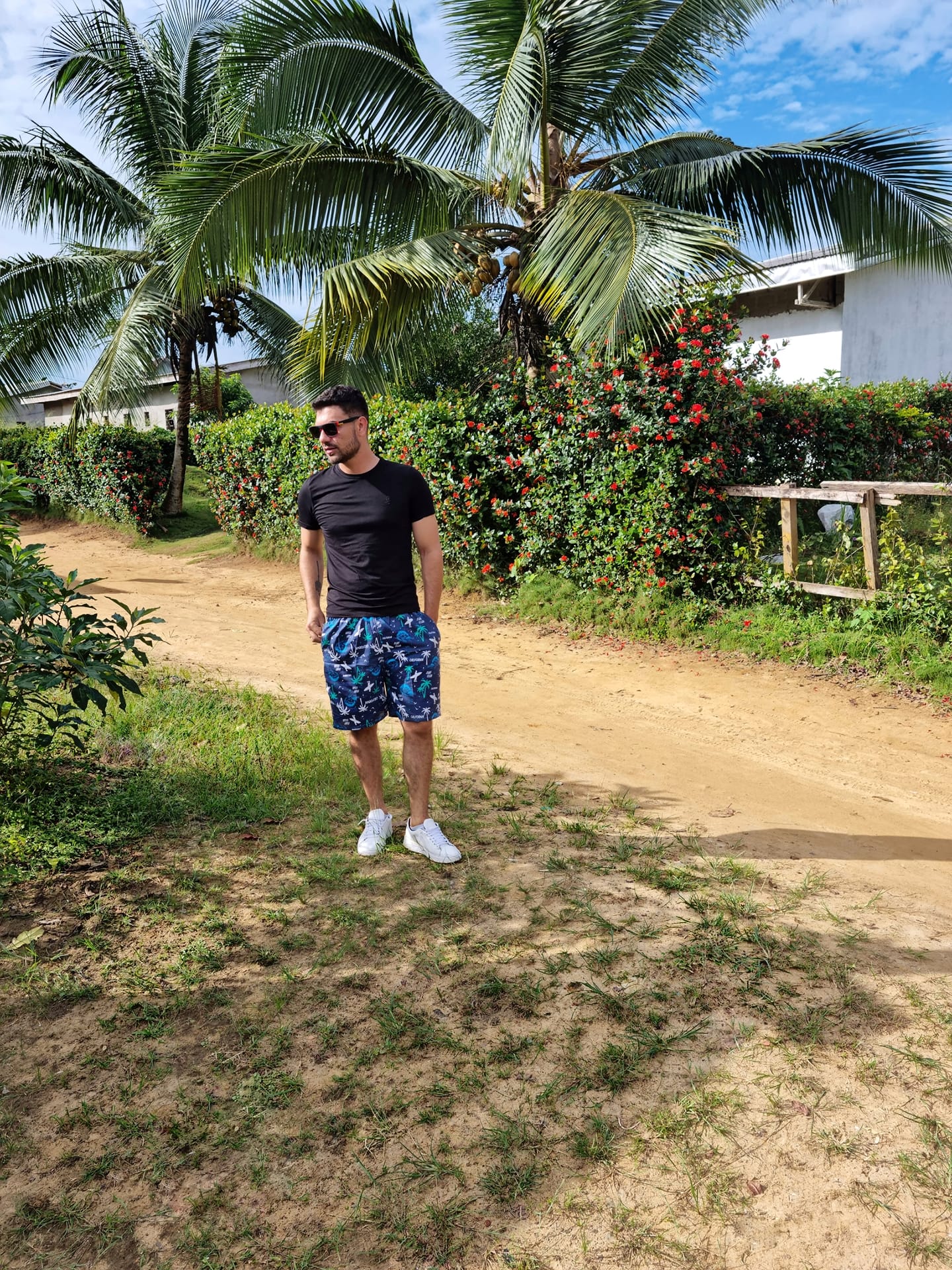 Nuntă mare în showbiz! Artistul român care se însoară cu o prințesă africană, va deveni sultan FOTO