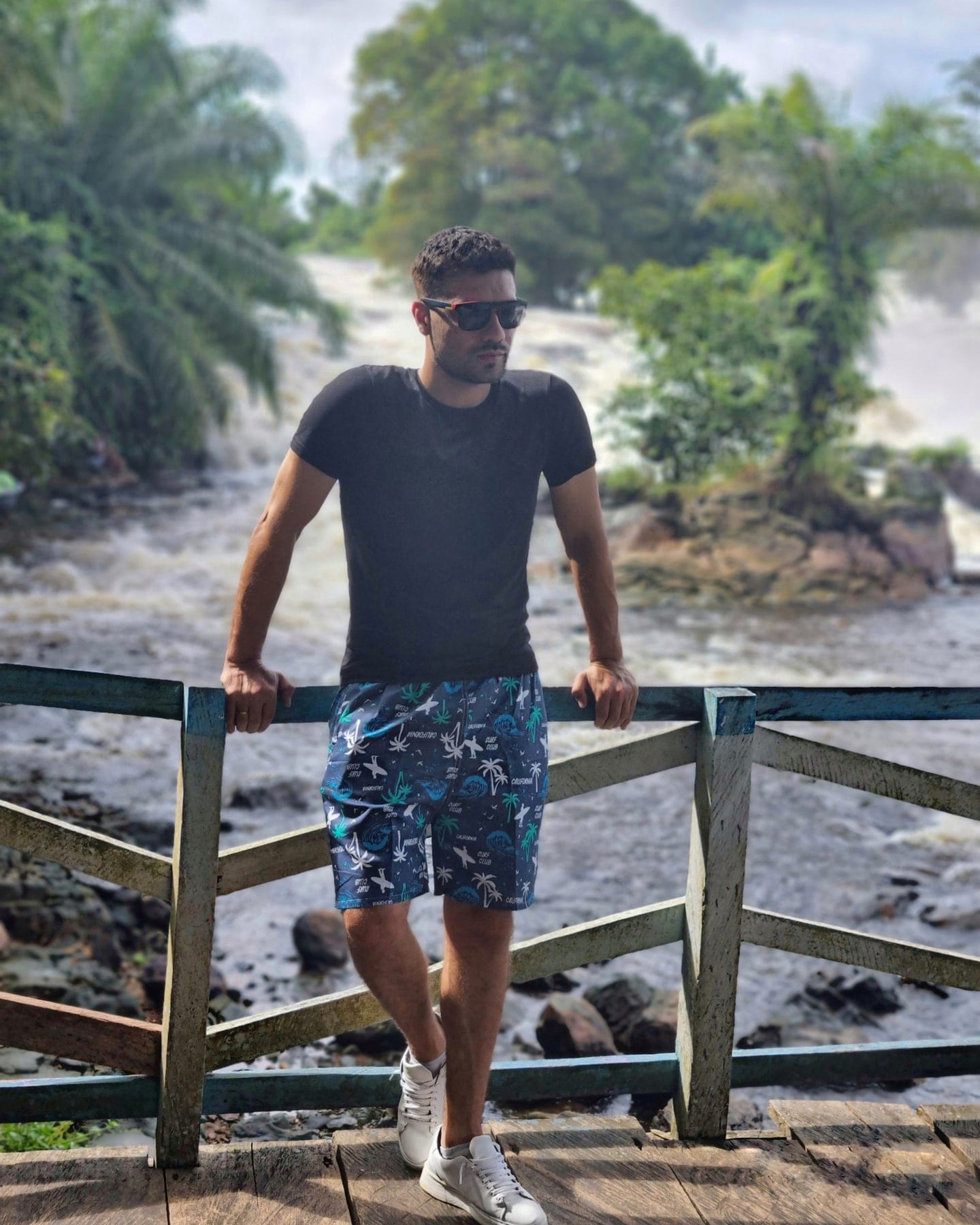 Nuntă mare în showbiz! Artistul român care se însoară cu o prințesă africană, va deveni sultan FOTO