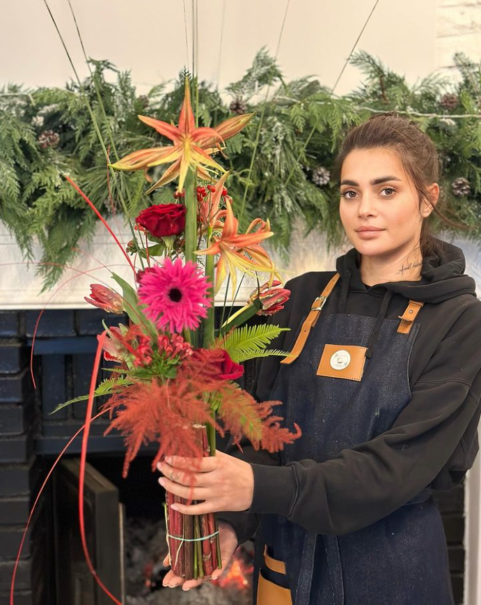 O mai țineți minte pe Diana de la Insula iubirii S-a transformat complet, din ce face bani acum