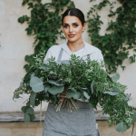 O mai țineți minte pe Diana de la Insula iubirii S-a transformat complet, din ce face bani acum