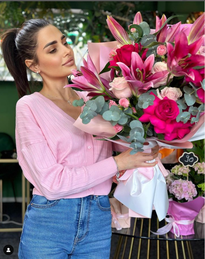 O mai țineți minte pe Diana de la Insula iubirii S-a transformat complet, din ce face bani acum