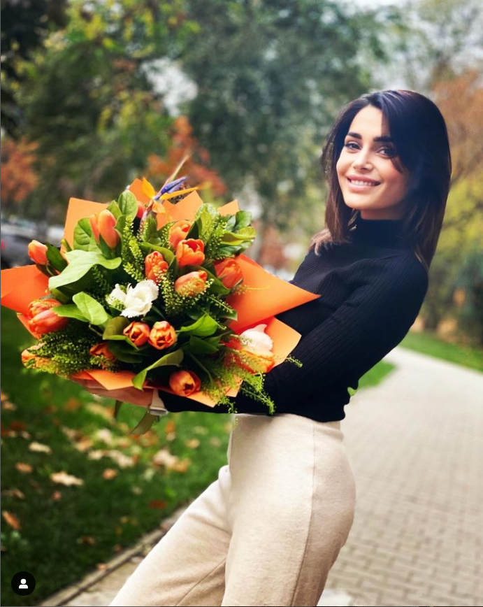 O mai țineți minte pe Diana de la Insula iubirii S-a transformat complet, din ce face bani acum