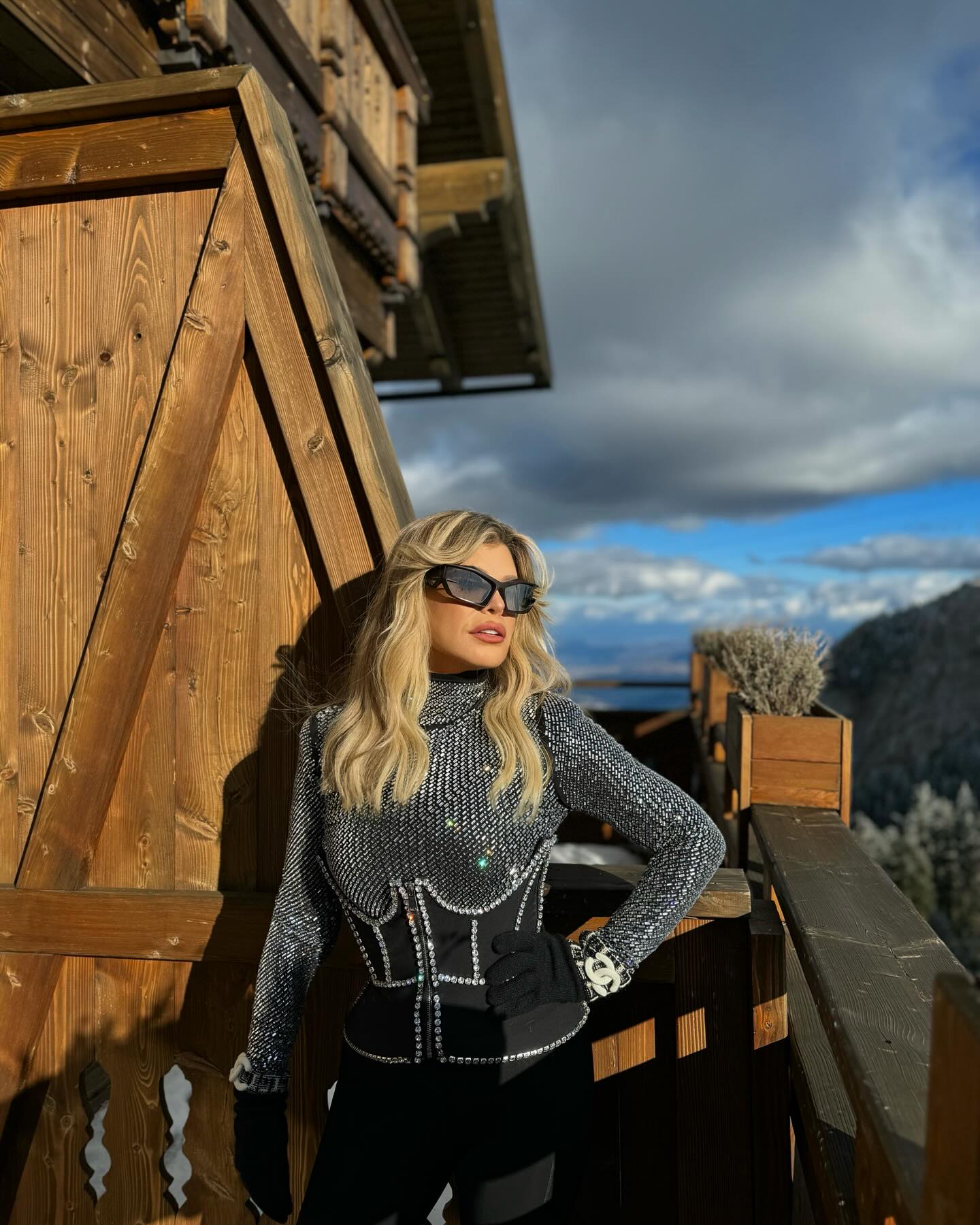 Tinuta purtata de Loredana Groza la munte i-a lasat masca pe toti 6