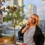 Adina Halas a învățat să călătorească inteligent.