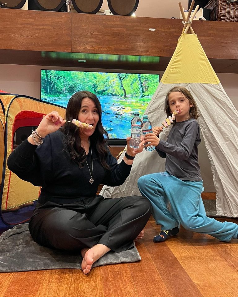 Amalia Năstase și-a învățat fiul să aprecieze valoarea banului printr-o metodă foarte simplă. ”Așa a învățat și matematică VIDEO EXCLUSIV