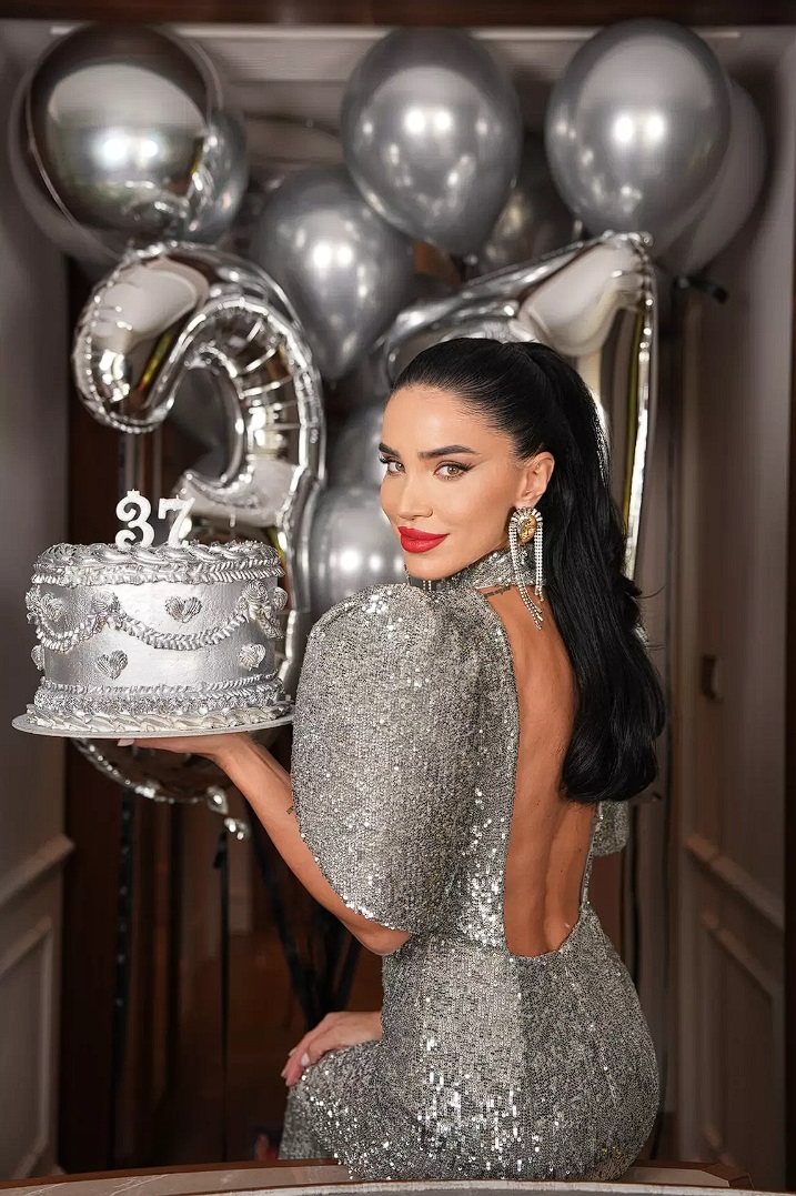 Adelina Pestrițu a împlinit 37 de ani