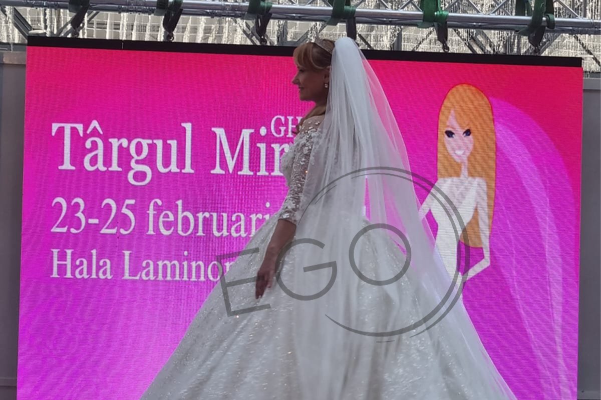 Andreea Antonescu, Larisa Iordache si Oana Ionita, in cele mai frumoase rochii de mireasa 6