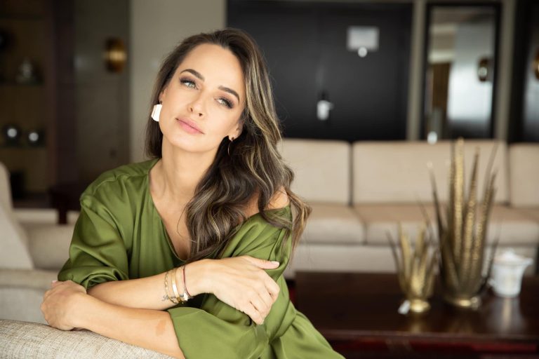 Andreea Raicu s-a accidentat grav: “Doare mai tare decât vă imaginați”. Imaginea i-a panicat pe fani