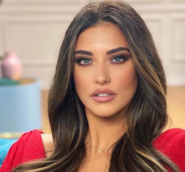 Ce tatuaj inedit are Antonia ascuns în decolteu