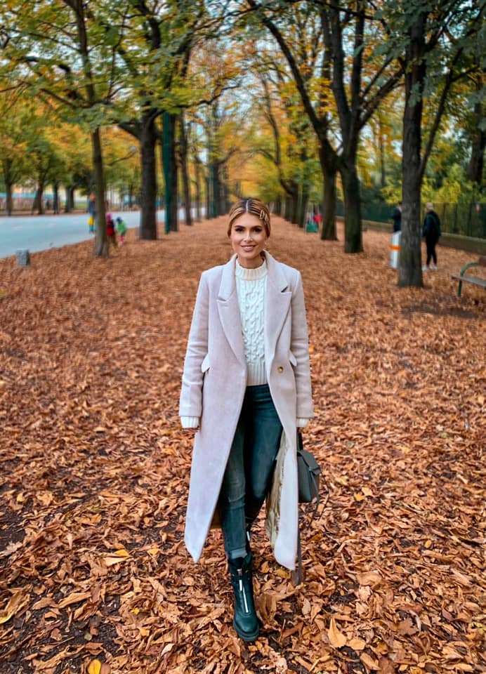 Apare la TV cu zambetul pe buze, insa putini stiu drama Sanzianei Negru 5