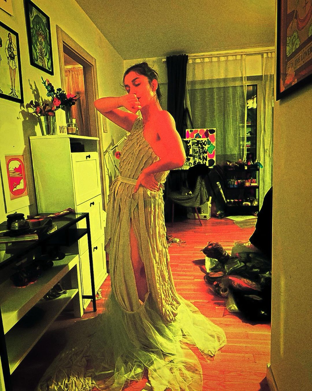 Artista din Romania este gravida in 3 luni 7