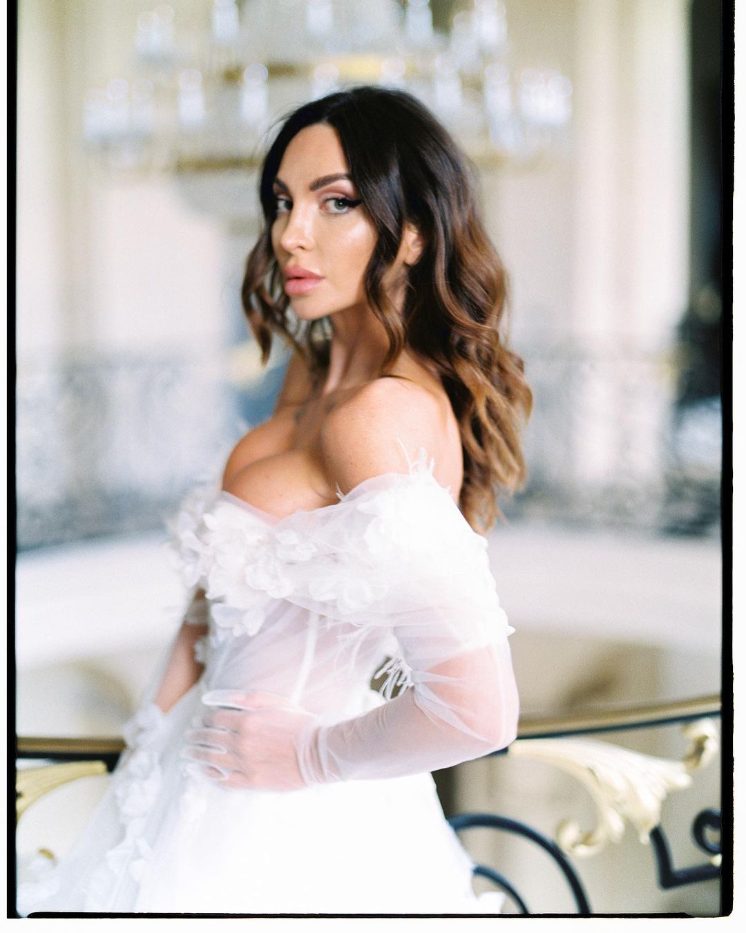 Cine este si cu ce se ocupa Selina, iubita lui Victor Slav 7