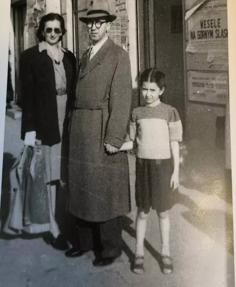 Cu ce s-a ocupat in tinerete Mioara Roman 2