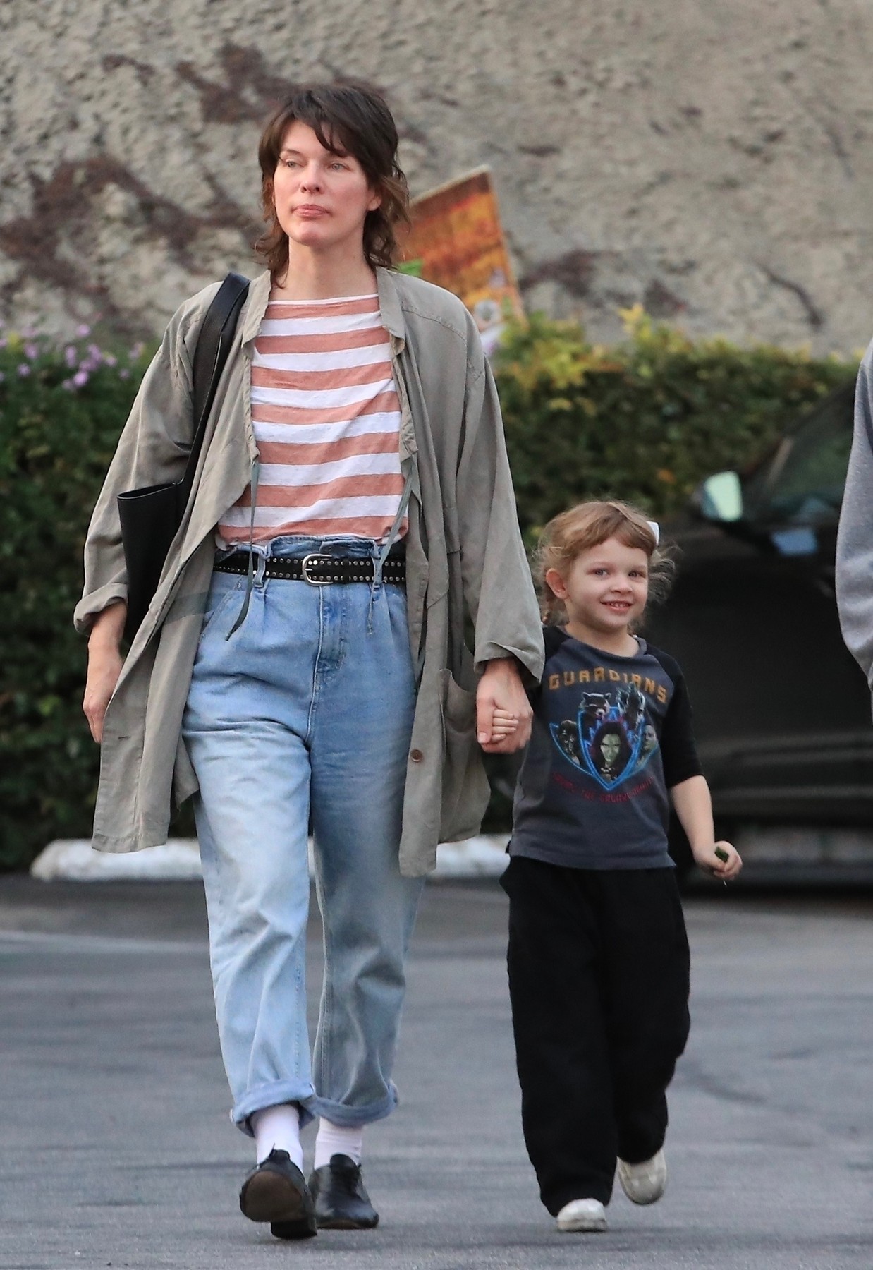 Cum a ajuns sa arate Milla Jovovich la 57 de ani 4